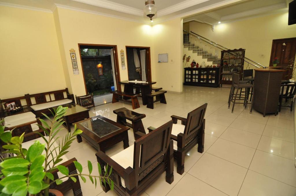 Omah Semar Homestay ยอกยาการ์ตา ภายนอก รูปภาพ