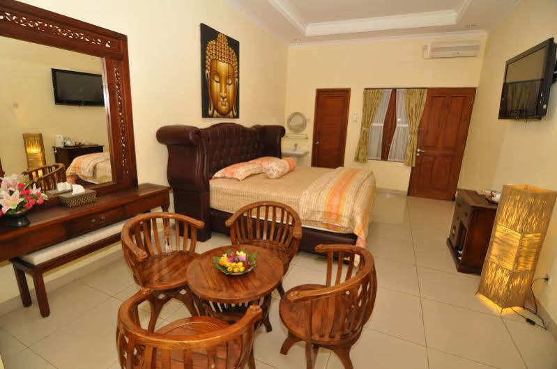 Omah Semar Homestay ยอกยาการ์ตา ภายนอก รูปภาพ